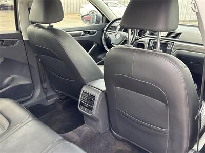 2018 Volkswagen Passat 2.0T SEL Premium   - Photo 33 - McKinney, TX 75070