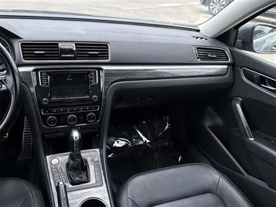 2018 Volkswagen Passat 2.0T SEL Premium   - Photo 22 - McKinney, TX 75070