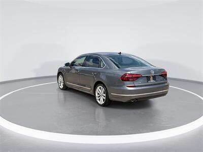 2018 Volkswagen Passat 2.0T SEL Premium   - Photo 6 - McKinney, TX 75070