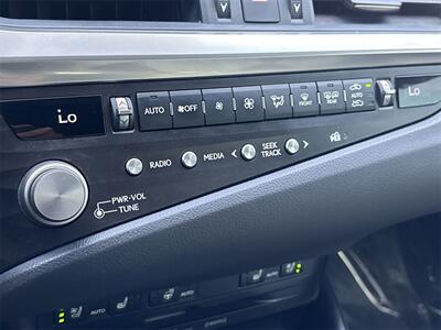 2021 Lexus ES 350 F Sport   - Photo 25 - McKinney, TX 75070