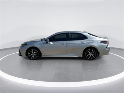 2023 Toyota Camry Hybrid SE   - Photo 5 - McKinney, TX 75070