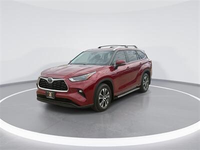 2022 Toyota Highlander XLE   - Photo 4 - McKinney, TX 75070