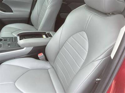 2022 Toyota Highlander XLE   - Photo 17 - McKinney, TX 75070