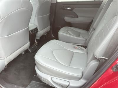 2022 Toyota Highlander XLE   - Photo 29 - McKinney, TX 75070