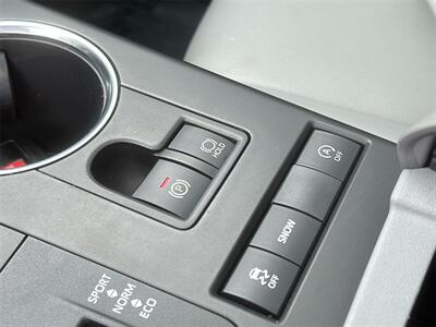 2022 Toyota Highlander XLE   - Photo 27 - McKinney, TX 75070