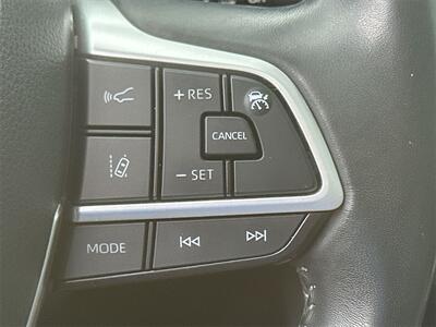 2022 Toyota Highlander XLE   - Photo 14 - McKinney, TX 75070