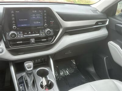 2022 Toyota Highlander XLE   - Photo 22 - McKinney, TX 75070