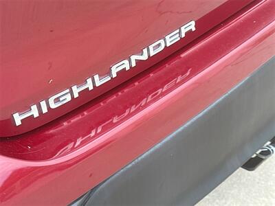 2022 Toyota Highlander XLE   - Photo 10 - McKinney, TX 75070