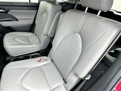 2022 Toyota Highlander XLE   - Photo 31 - McKinney, TX 75070