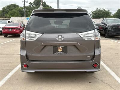 2017 Toyota Sienna SE 8 Passenger   - Photo 12 - McKinney, TX 75070
