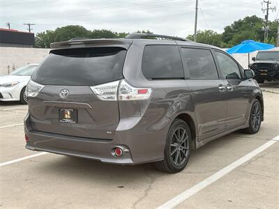 2017 Toyota Sienna SE 8 Passenger   - Photo 14 - McKinney, TX 75070