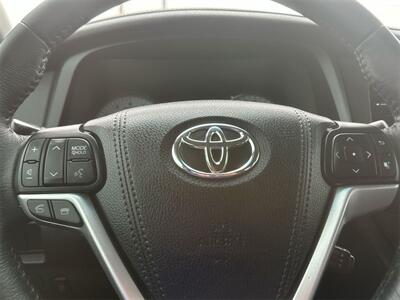 2017 Toyota Sienna SE 8 Passenger   - Photo 23 - McKinney, TX 75070
