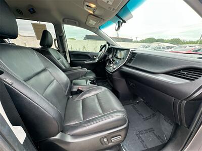 2017 Toyota Sienna SE 8 Passenger   - Photo 30 - McKinney, TX 75070