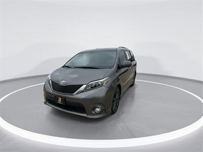 2017 Toyota Sienna SE 8 Passenger   - Photo 4 - McKinney, TX 75070