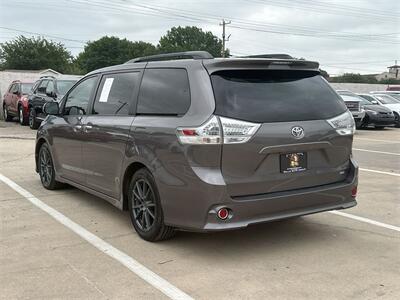2017 Toyota Sienna SE 8 Passenger   - Photo 13 - McKinney, TX 75070