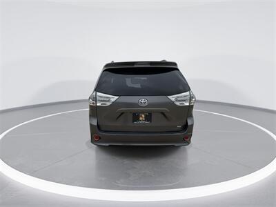 2017 Toyota Sienna SE 8 Passenger   - Photo 9 - McKinney, TX 75070