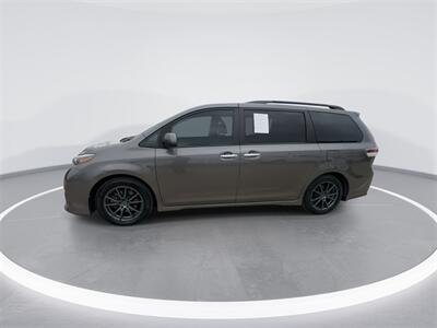 2017 Toyota Sienna SE 8 Passenger   - Photo 3 - McKinney, TX 75070