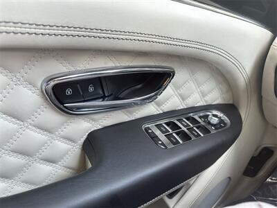 2021 Bentley Bentayga V8   - Photo 25 - McKinney, TX 75070