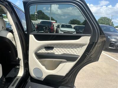 2021 Bentley Bentayga V8   - Photo 35 - McKinney, TX 75070
