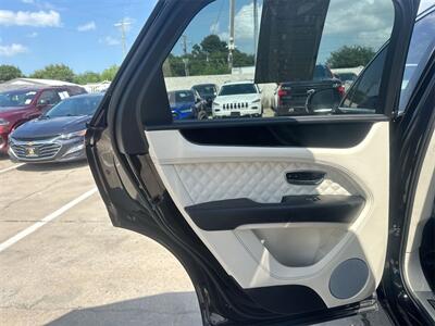 2021 Bentley Bentayga V8   - Photo 36 - McKinney, TX 75070