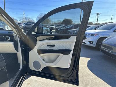 2021 Bentley Bentayga V8   - Photo 75 - McKinney, TX 75070