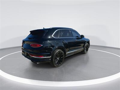 2021 Bentley Bentayga V8   - Photo 2 - McKinney, TX 75070