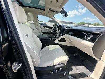 2021 Bentley Bentayga V8   - Photo 33 - McKinney, TX 75070