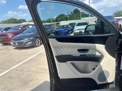 2021 Bentley Bentayga V8   - Photo 37 - McKinney, TX 75070