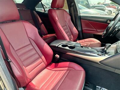 2019 Lexus IS 300   - Photo 33 - McKinney, TX 75070