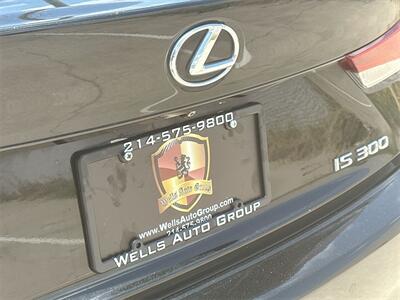 2019 Lexus IS 300   - Photo 15 - McKinney, TX 75070