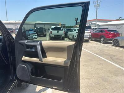 2022 Toyota 4Runner SR5 Premium   - Photo 22 - McKinney, TX 75070