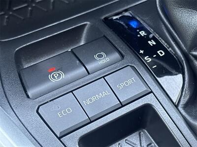 2019 Toyota RAV4 LE   - Photo 14 - McKinney, TX 75070