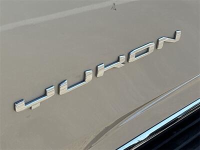 2021 GMC Yukon SLT   - Photo 10 - McKinney, TX 75070