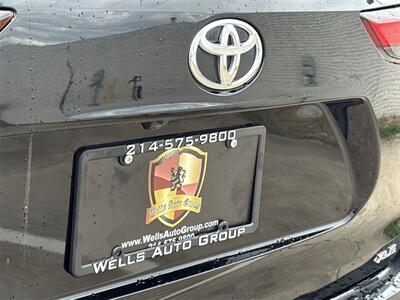 2022 Toyota Highlander XLE   - Photo 10 - McKinney, TX 75070