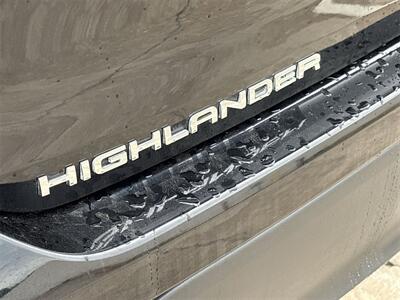 2022 Toyota Highlander XLE   - Photo 11 - McKinney, TX 75070