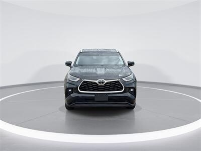2022 Toyota Highlander XLE   - Photo 3 - McKinney, TX 75070