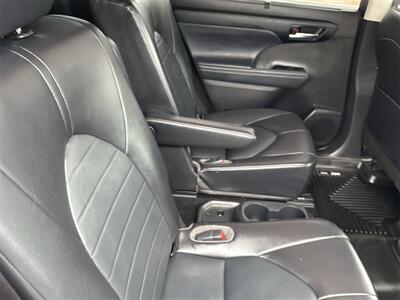 2022 Toyota Highlander XLE   - Photo 34 - McKinney, TX 75070