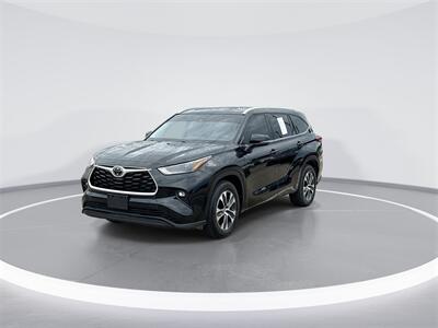 2022 Toyota Highlander XLE   - Photo 4 - McKinney, TX 75070