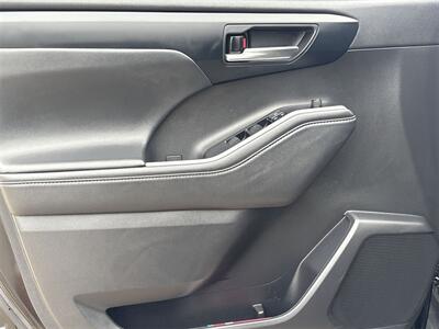 2022 Toyota Highlander XLE   - Photo 19 - McKinney, TX 75070
