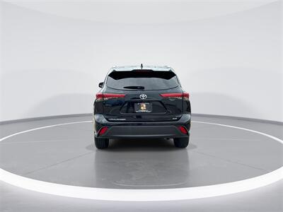 2022 Toyota Highlander XLE   - Photo 7 - McKinney, TX 75070