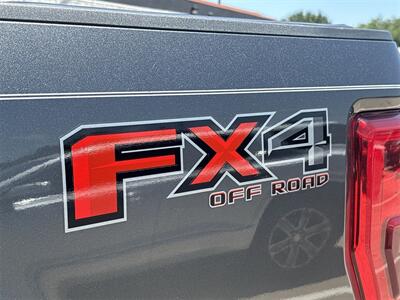 2017 Ford F-250SD Lariat   - Photo 11 - McKinney, TX 75070