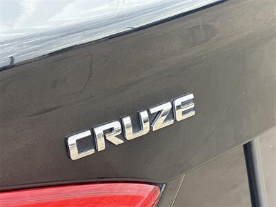 2017 Chevrolet Cruze LT   - Photo 15 - McKinney, TX 75070