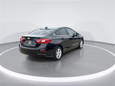 2017 Chevrolet Cruze LT   - Photo 8 - McKinney, TX 75070