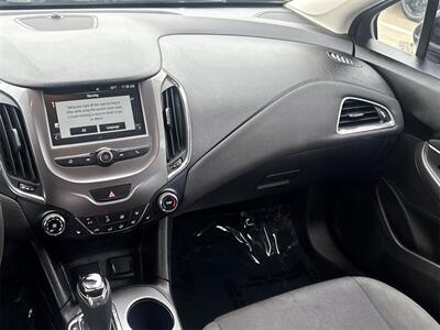 2017 Chevrolet Cruze LT   - Photo 22 - McKinney, TX 75070