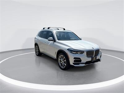 2022 BMW X5 sDrive40i   - Photo 2 - McKinney, TX 75070