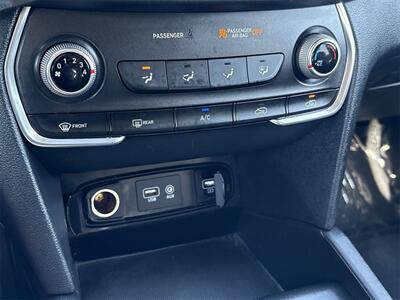 2020 Hyundai Santa Fe SE   - Photo 25 - McKinney, TX 75070