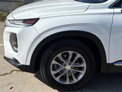 2020 Hyundai Santa Fe SE   - Photo 16 - McKinney, TX 75070