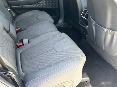 2020 Hyundai Santa Fe SE   - Photo 32 - McKinney, TX 75070