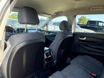 2020 Hyundai Santa Fe SE   - Photo 30 - McKinney, TX 75070
