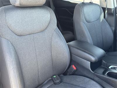 2020 Hyundai Santa Fe SE   - Photo 34 - McKinney, TX 75070